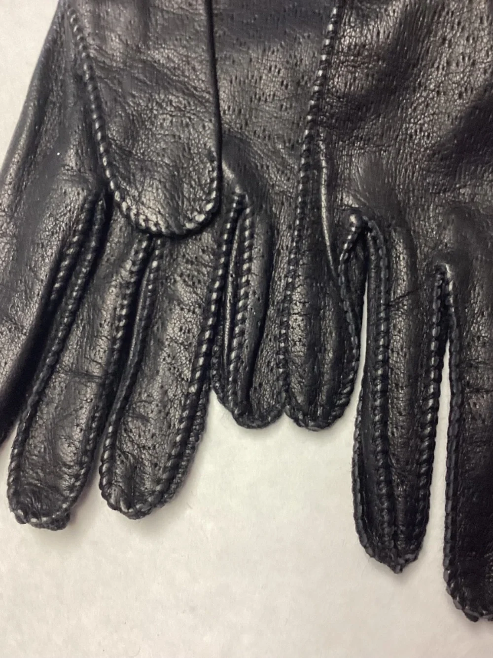 Genuine, dear skin gloves, black medium seemeasurements never worn